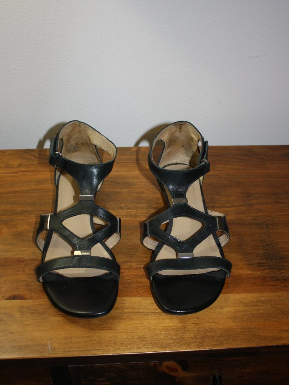 Naturalizer Black Leather Sandals size 7.5 wide